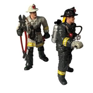 Chap Mei True Heroes 4" Action Figure Lot of 2 Fire Chief & Fireman with Gear